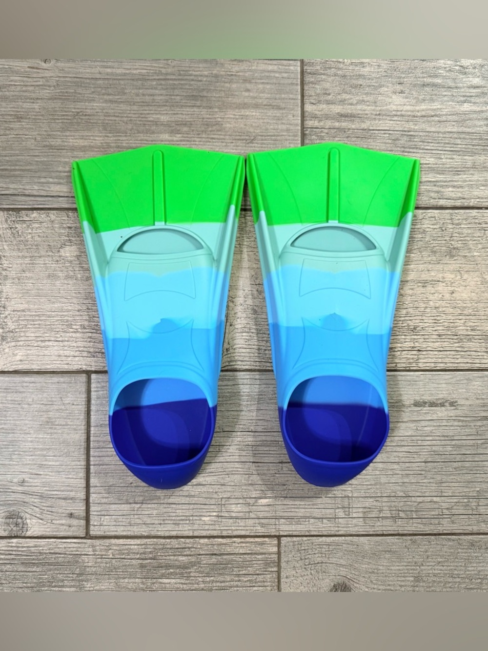 Youth Swim Fins/Flippers - Size Medium